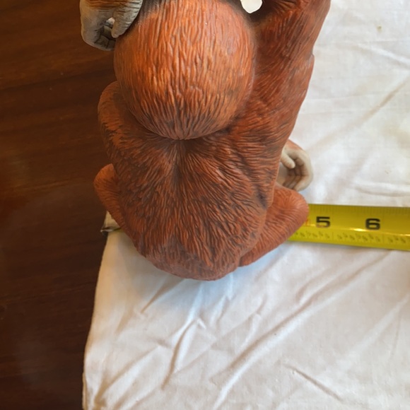 Orangutan Figurine / Statue - Picture 9 of 11